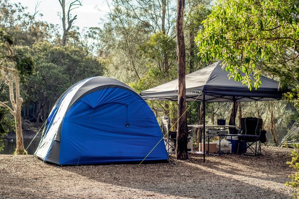 Faciliter la vie en camping familial : 15 astuces à connaître